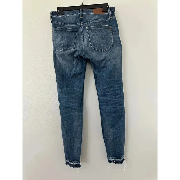 Madewell Petite 9" Mid-Rise Skinny Jeans in York Wash: Rip and Repair Edition - Picture 6 of 6